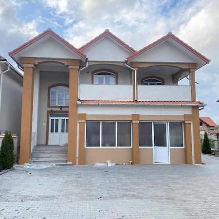 Absolut Residence Hateg Luaran gambar