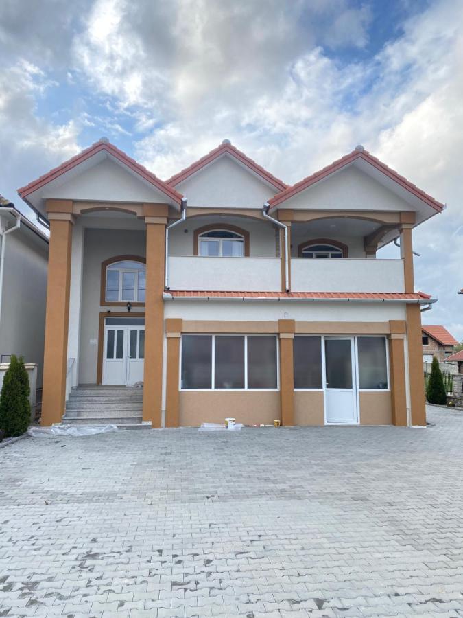 Absolut Residence Hateg Luaran gambar